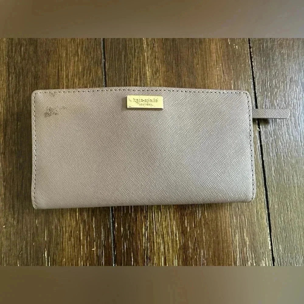 Kate Spade Newbury wallet